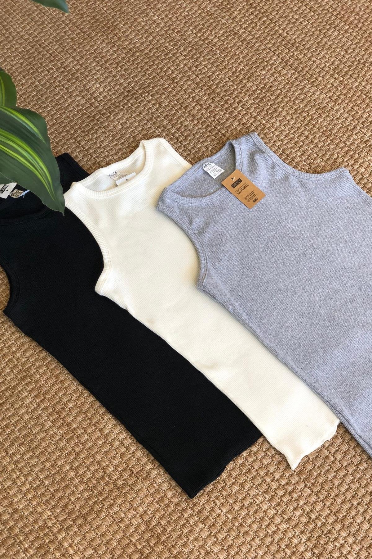 3’lü Paket Kalın Askılı Fitilli Kolsuz Basic İçlik – Siyah, Beyaz & Gri