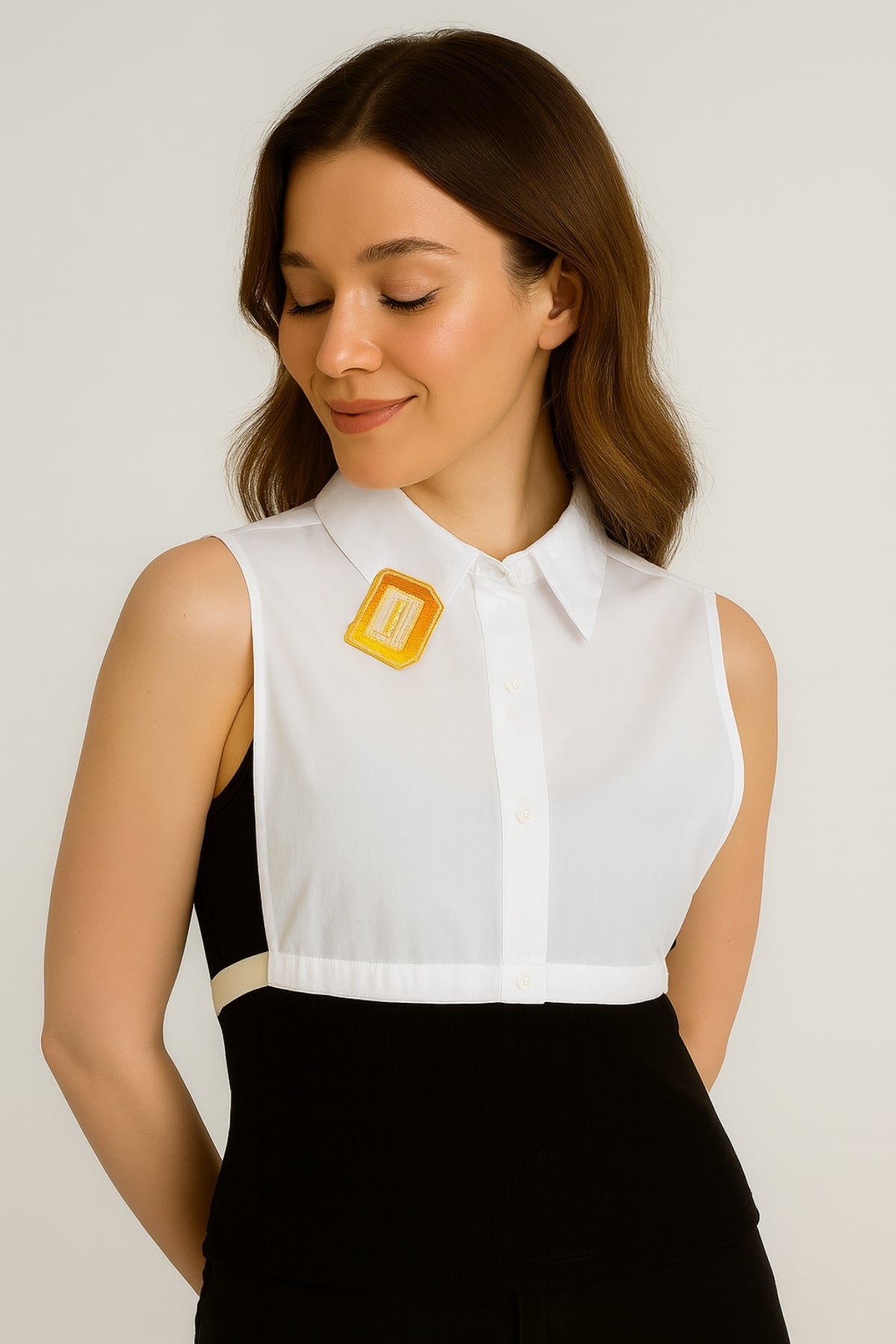 D Harf Detaylı Gömlek Yakası - Beyaz