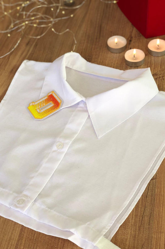 D Harf Detaylı Gömlek Yakası - Beyaz