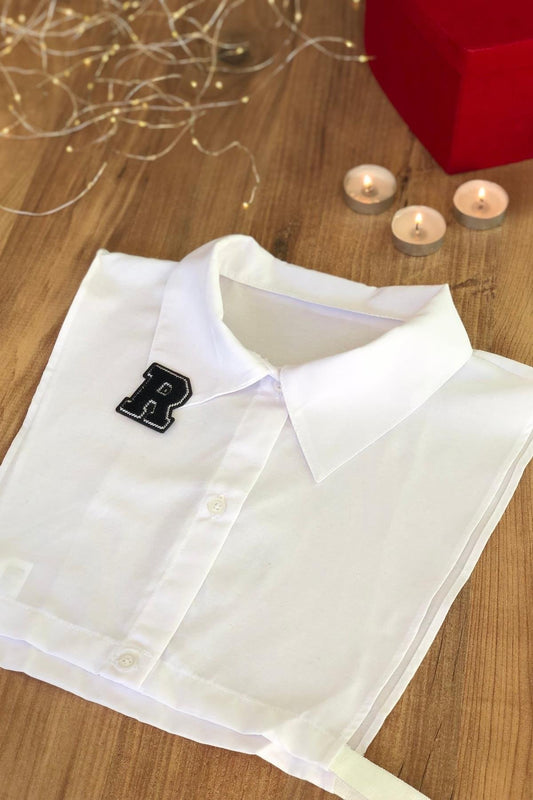 Siyah R Harf Detaylı Gömlek Yakası - Beyaz