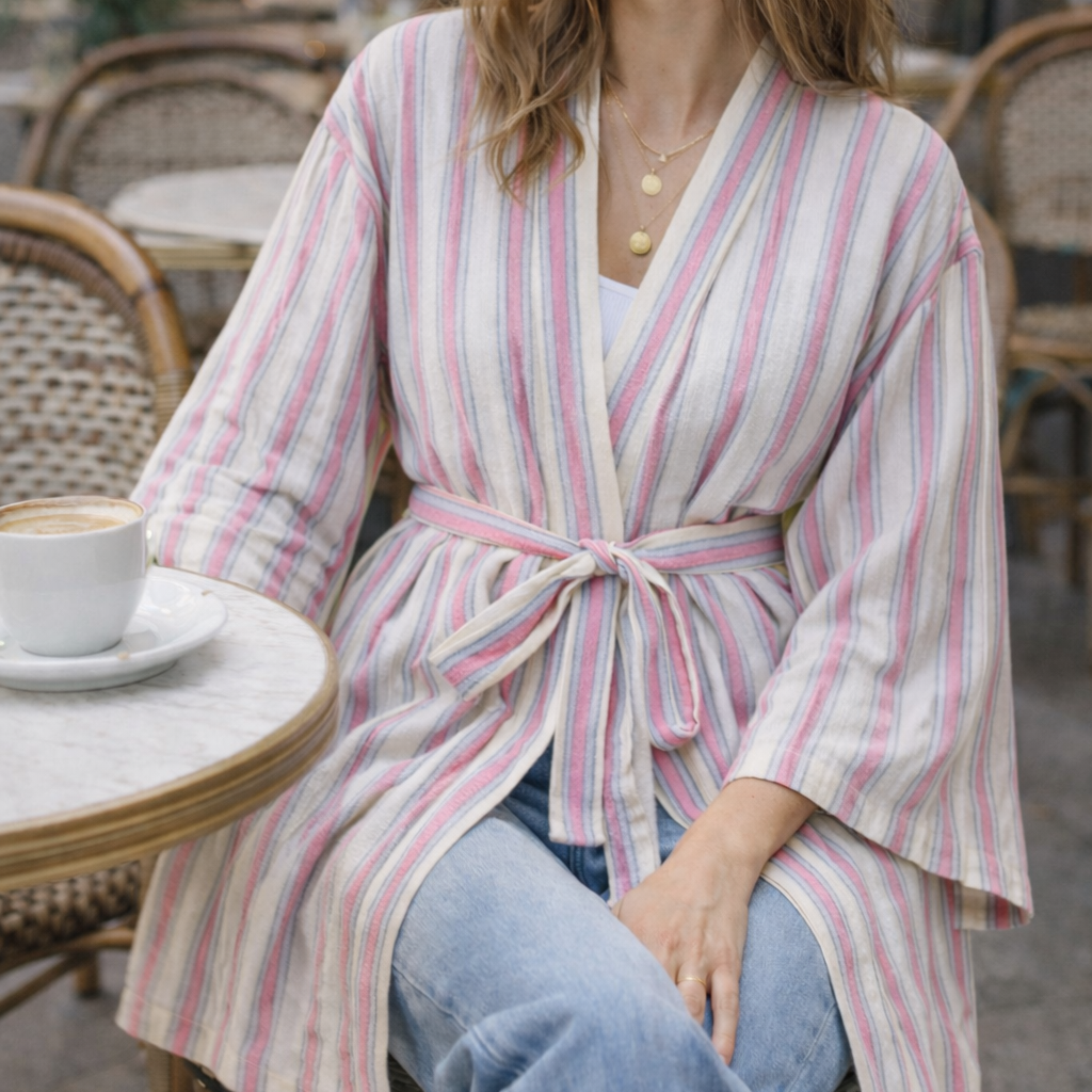 Uzun tesettür tunik beyaz zemin çizgili yeni sezon tunik modeli