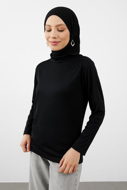 Siyah uzun kollu tesettür bluz modeli, etek üstü kombin için ideal kadın bluz
