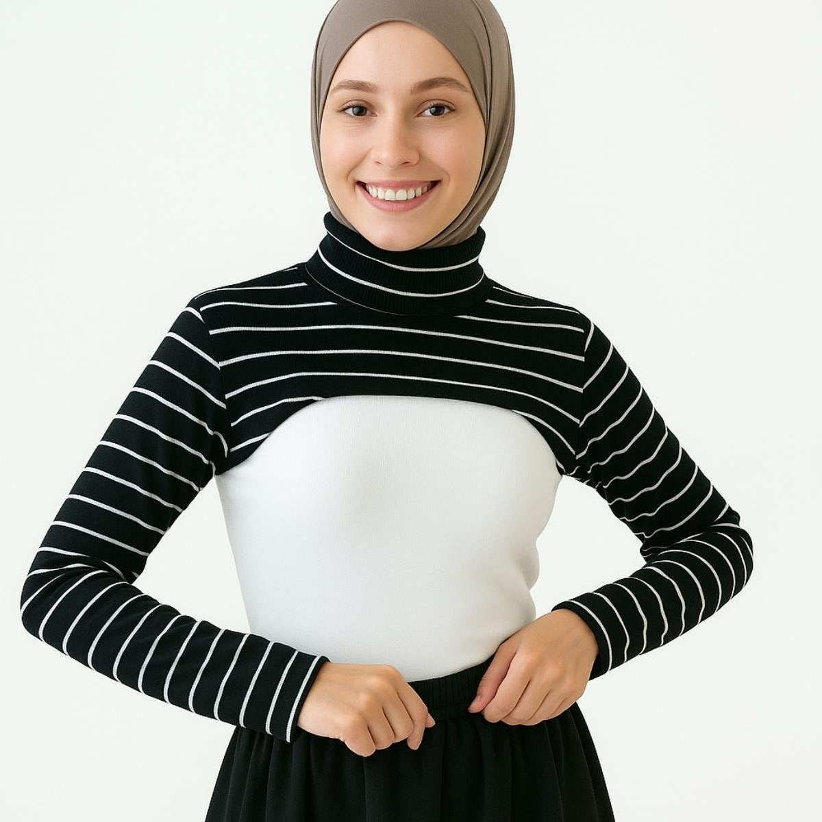 Elbise üzerine giyilebilen uzun kollu siyah beyaz çizgili tesettür kolluğu