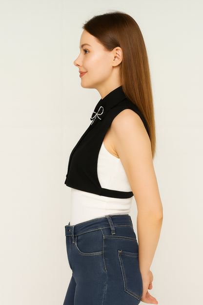 Taşlı Fiyonk Broşlu Gömlek Yaka - Siyah