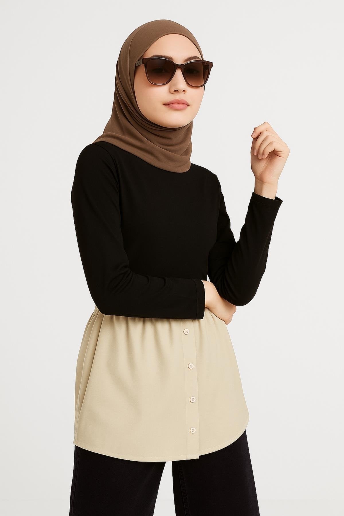 Tesettür etek üstü gömlek kombin ile modern ve şık etek gömlek takım görünümü