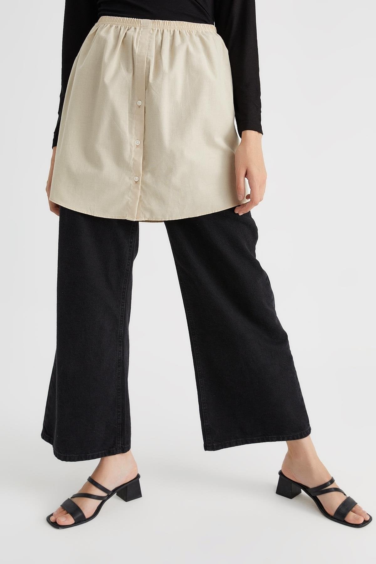 Etek gömlek kombinleri arasında öne çıkan minimal tesettür kombin