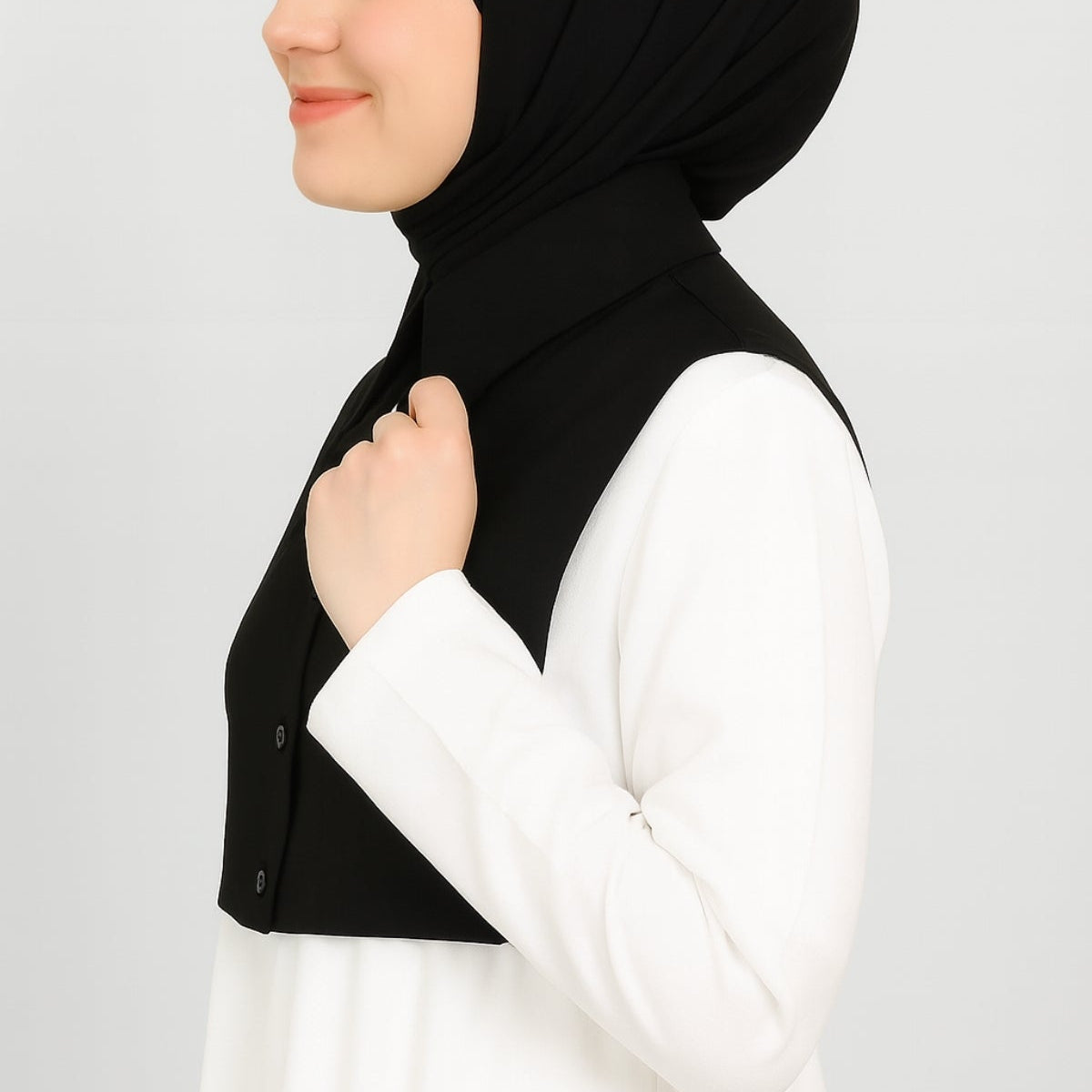 Minimal tasarımlı sahte yaka gömlek modeli ile modern stil