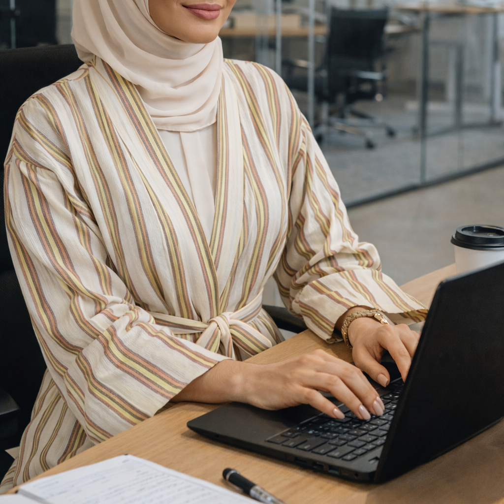 Günlük kombinlere uygun tesettür şık tunik modeli