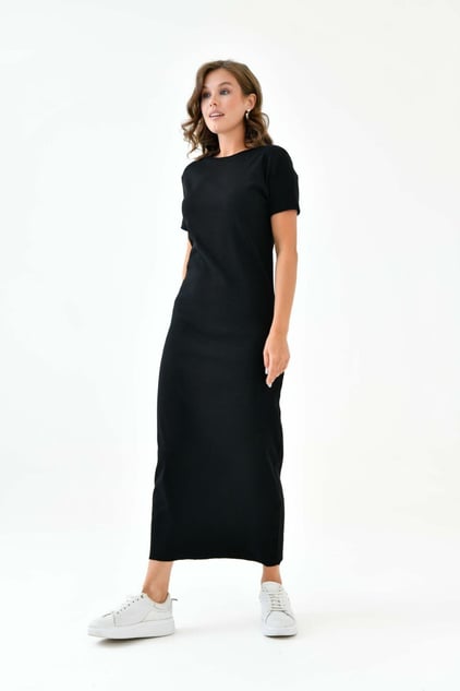 tesettür siyah elbise günlük kullanım için rahat ve şık tasarım