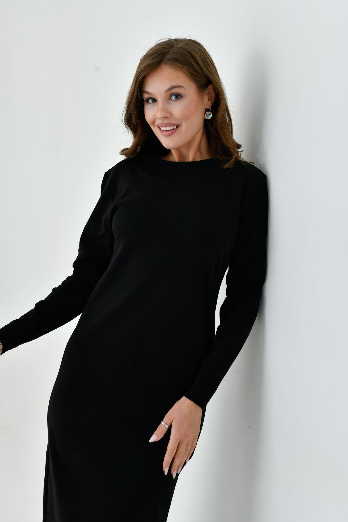 sade şık tesettür elbise, kapalılar için uzun siyah elbise modeli